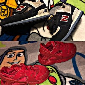 ❌📫SOLD📫❌😊5c Bundle Nike Huaraches & New Balance